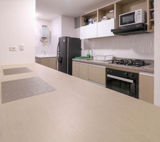 Apartamento Hermoso y Exclusivo en el Norte, Apto 1307 T-2