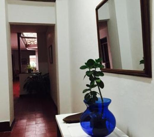 Casa Helga a dos cuadras de la Basilica, casa entera con jardin amplio, 6 habitaciones, 5 banos, coc