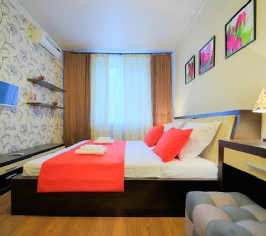 Five Stars Comfort near Revolution Square