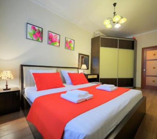 Five Stars Comfort near Revolution Square
