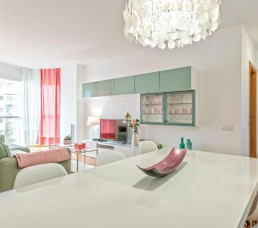 Calido apartamento con piscina en Barcelona