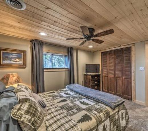 Modern Alpine Cabin with Billiards Hike and Ski!