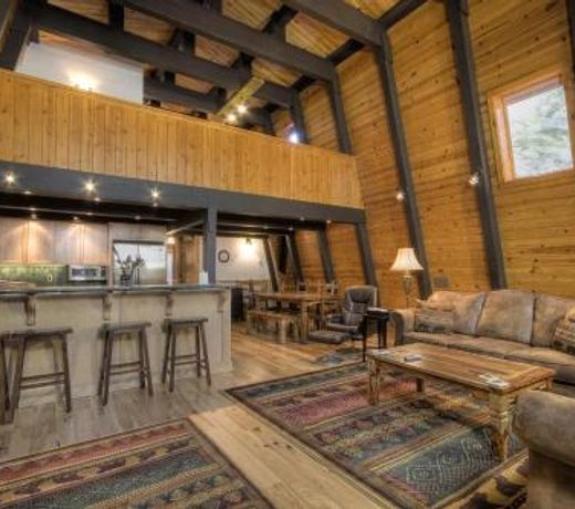 Pezzola Luxury Rental Cabin