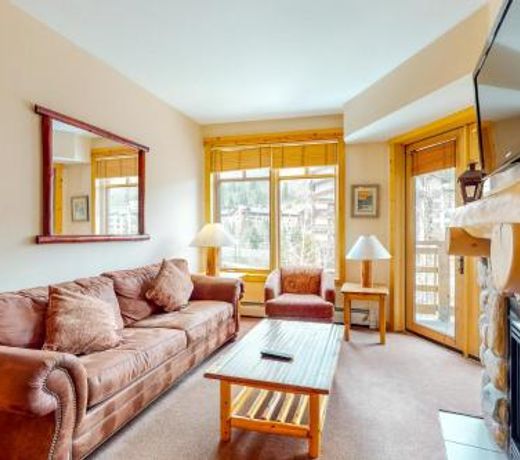 Tucker Mountain Lodge #304