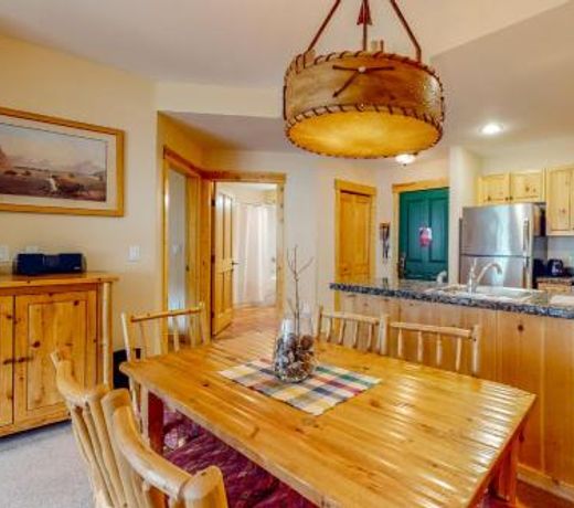 Tucker Mountain Lodge #304
