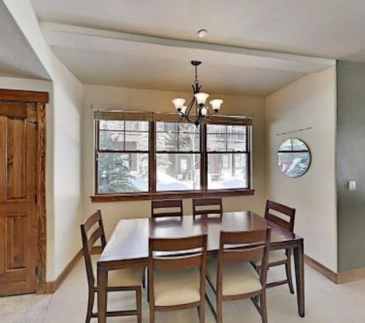 Slopeside Condo: Hot Tub, Walk to Lifts & Village! condo