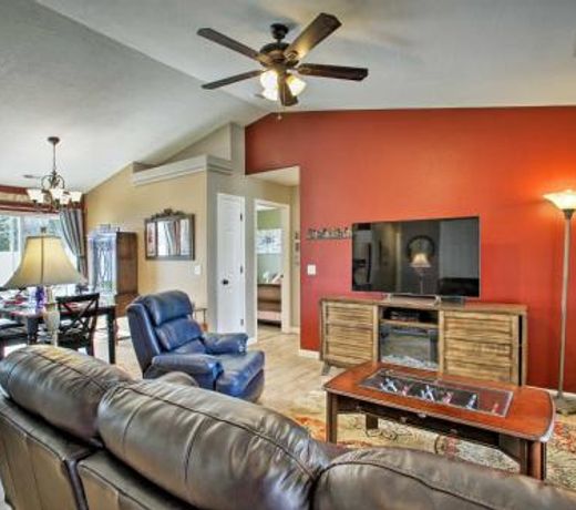 Cozy Getaway with Yard and Patio 4 Mi to Hayden Lake!
