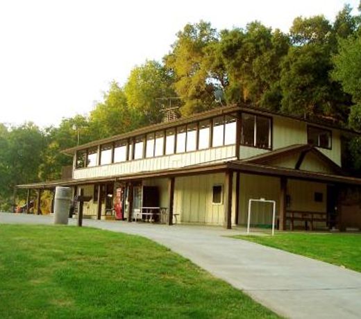 Morgan Hill Camping Resort Cottage 4