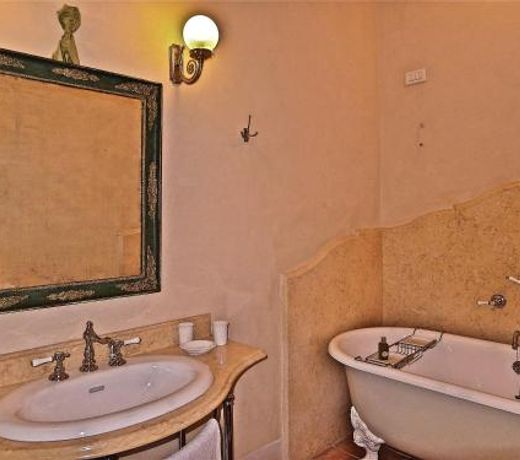 Blevio Villa Sleeps 12 Pool Air Con WiFi