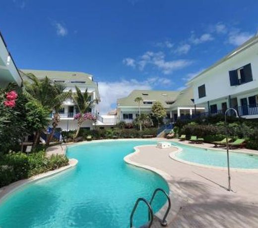Stunning penthouse with sea views, pool, balcony, wifi, in Leme Bedje