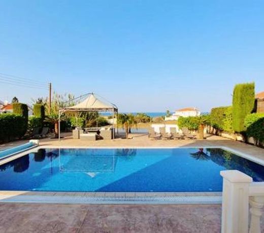 Daphne 4 bedroom villa with large private pool