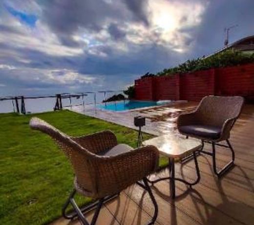 MOROISOSO Pool type open-air bath, Private villa
