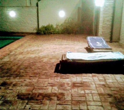 Casa de huespedes independiente con jardin y pileta compartidos