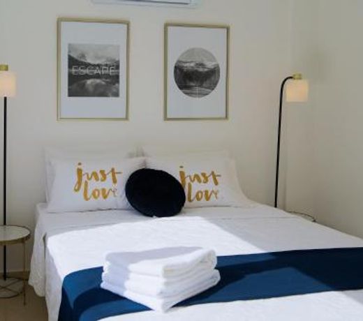 Phaedrus Living: City Centre Luxury Flat Esperidon 201
