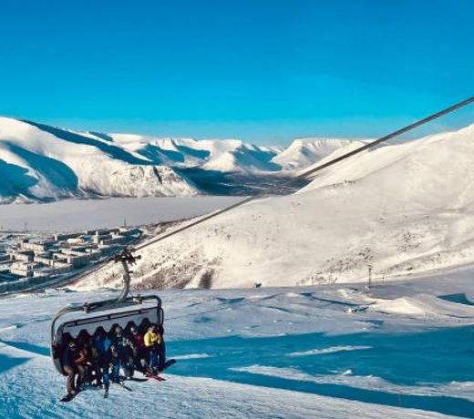 ÐÑÐ»Ð¸ÑÐ½Ð°Ñ ÐºÐ²Ð°ÑÑÐ¸ÑÐ° ÑÑÐ´Ð¾Ð¼ Ñ Ð³Ð¾ÑÐ½Ð¾Ð»ÑÐ¶Ð½ÑÐ¼ ÐºÐ¾Ð¼Ð¿Ð»ÐµÐºÑÐ¾Ð¼