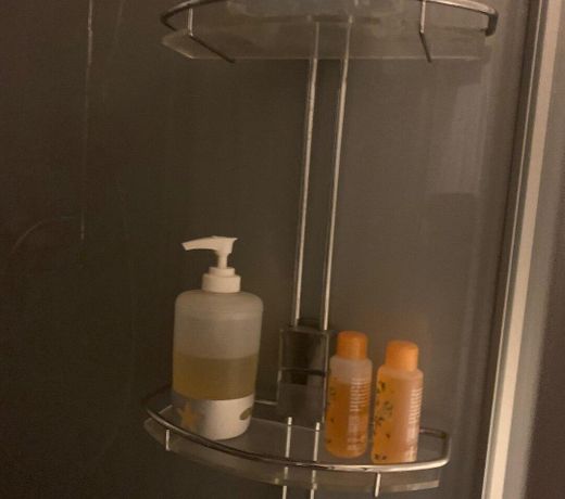 Chambre d'HÃ´te avec douche et bureau