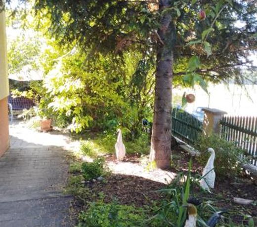 B&B Family Basement Apartment, Breakfast, Free Parking, 5km from Tulln