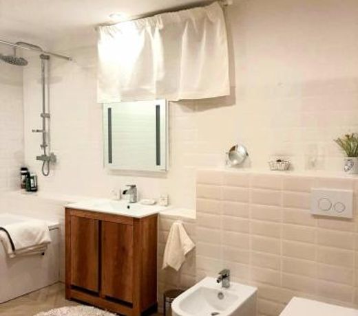 B&B Family Basement Apartment, Breakfast, Free Parking, 5km from Tulln
