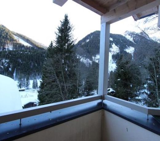 Lovely Chalet with Sauna Ski Storage Heating Carport