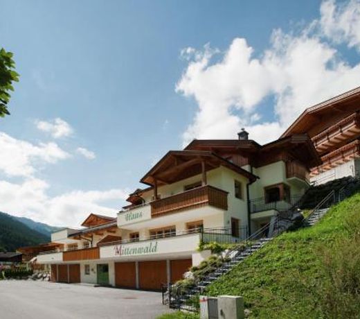 Cozy Chalet in Saalbach-Hinterglemm with Terrace