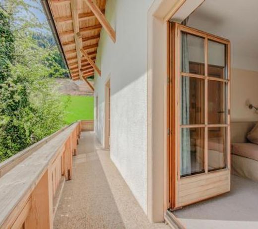 Attractive Apartment in Hainzenberg with Ski Storage