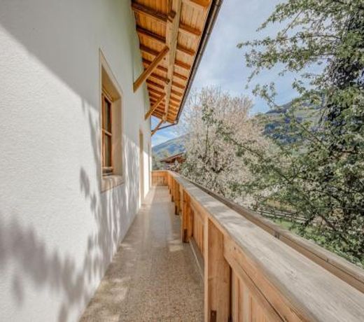 Attractive Apartment in Hainzenberg with Ski Storage