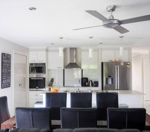 Zero AirBnB Fee - Coastal Family Home, Great Location
