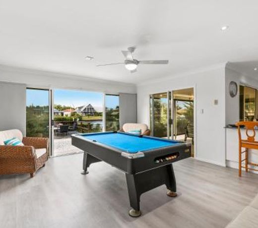 Bribie Island Canal Holiday Destination!