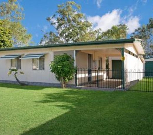 Lowset, pet friendly cottage - Sunset Ave, Bongaree