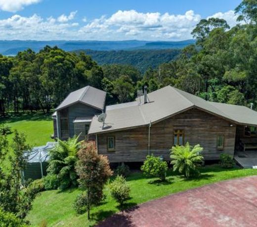 CHALET BEAUMONT Berry and Surrounds 4pm Check Out on Sundays except Peak season