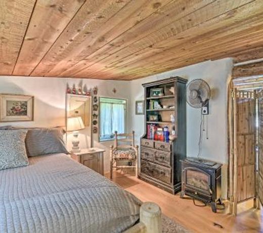 Private Questa Cabin with Deck, Grill and Views!