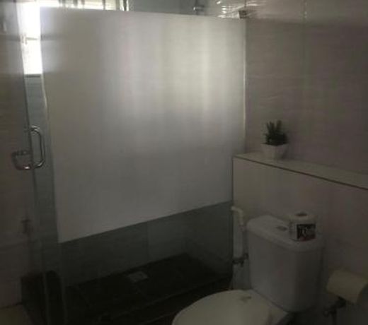 Studio One Bed Apartment - Off Chevron Drive