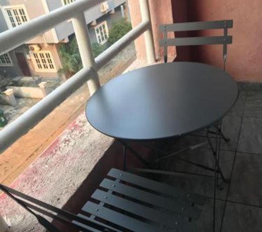 Studio One Bed Apartment - Off Chevron Drive