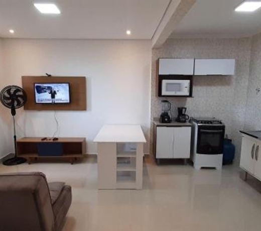Apartamento 50 m da praia da Guilhermina - Totalmente Remodelado - Conceito Amplo - Perto de tudo