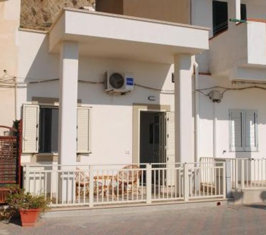 Fronte mare siculiana marina
