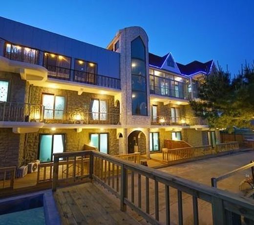 Kockji Blue Pension