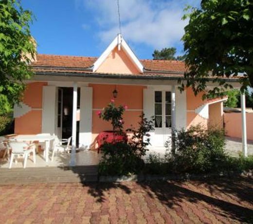 Maison 6 pers jardin cloture a 300m de la plage