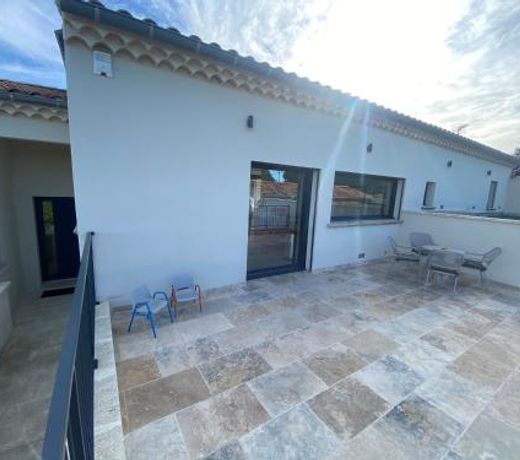 villa contemporaine - vue panoramique au coeur des vignes de Chateauneuf du Pape