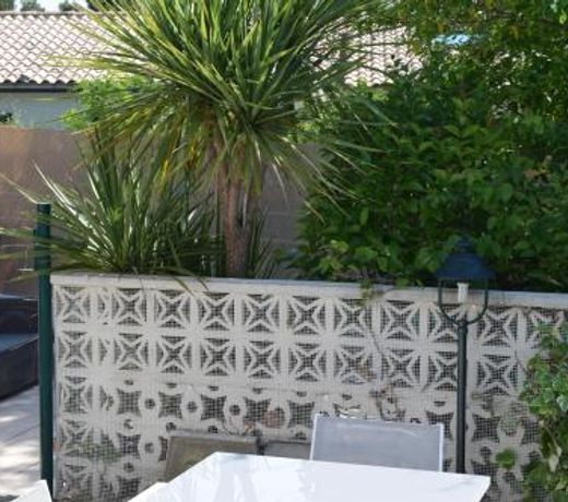 Maison de vacances avec piscine et cinema prive