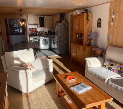 Chalet Cyclamens- 65m2 plein centre des Carroz - WIFI & parking!