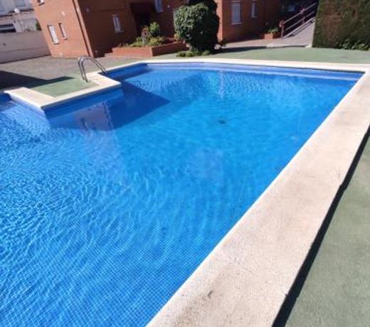 EXCELENTE Apartamento con piscina con jardin a 500m de la playa