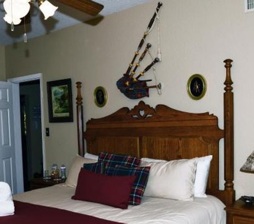 Bear Hollow Inn Bed and Breakfast