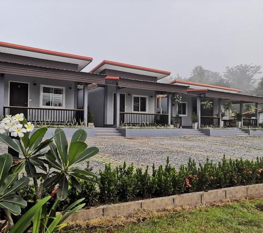 Phu-ploy  Resort