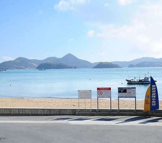 Tongyeong Haeangil Pension