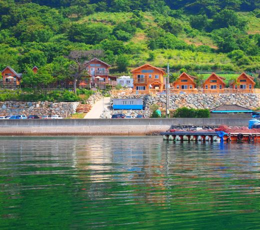 Tongyoung Badawi Tongnamu Pension C Grime