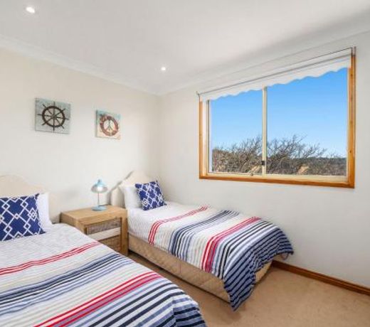 Scenic Beachside Apartment, near Bar & Restaurant