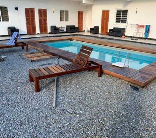 Tropical May Apartments