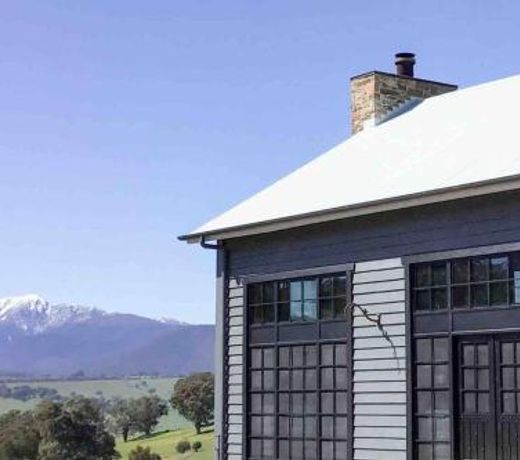 Coombs Hill Barn
