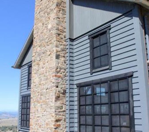 Coombs Hill Barn