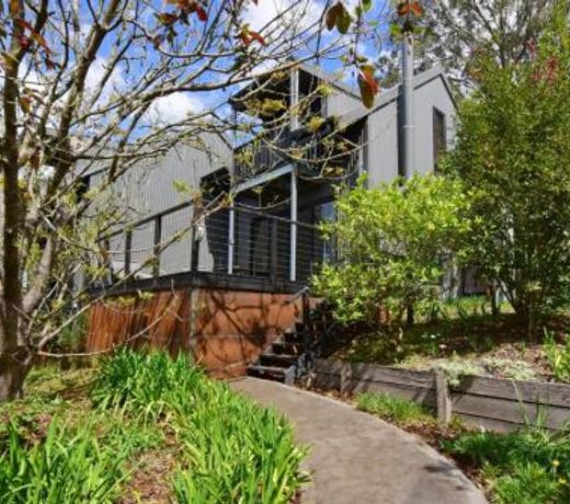 Cloudsong Chalet 2 - Close to the village centre!